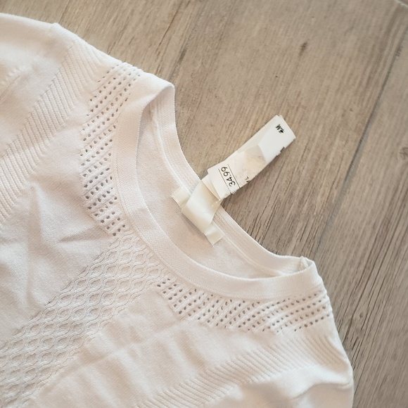 H&M Tops - H &  M pure white ribbed sweater